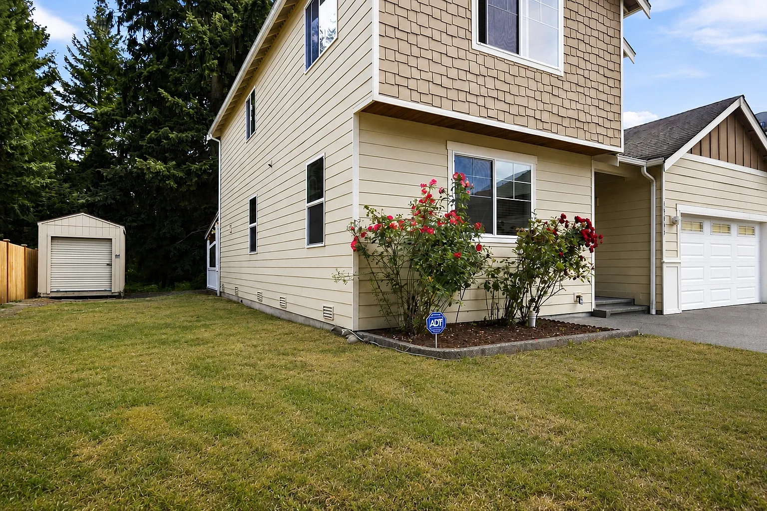 4 bed, 1990 sqft, $3,150 — Photo 2