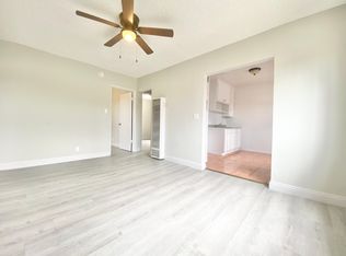 8464 S Avalon Blvd #6, Los Angeles, CA 90001