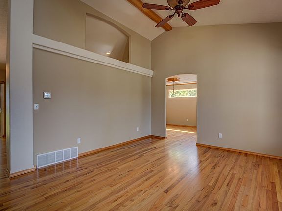 3rd image of 519 W Willapa Ct