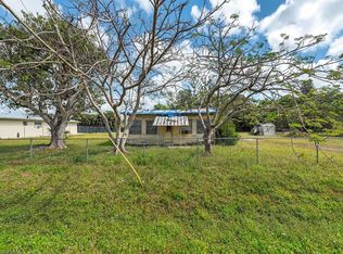 2415 Bayside St, Naples, FL 34112