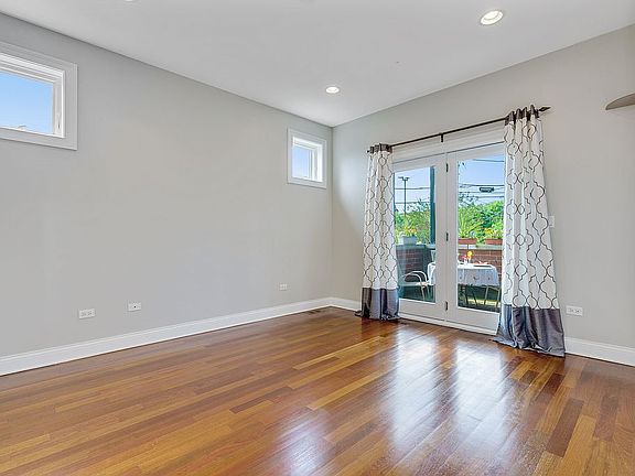 5th image of 1219 W Foster Ave APT 1E