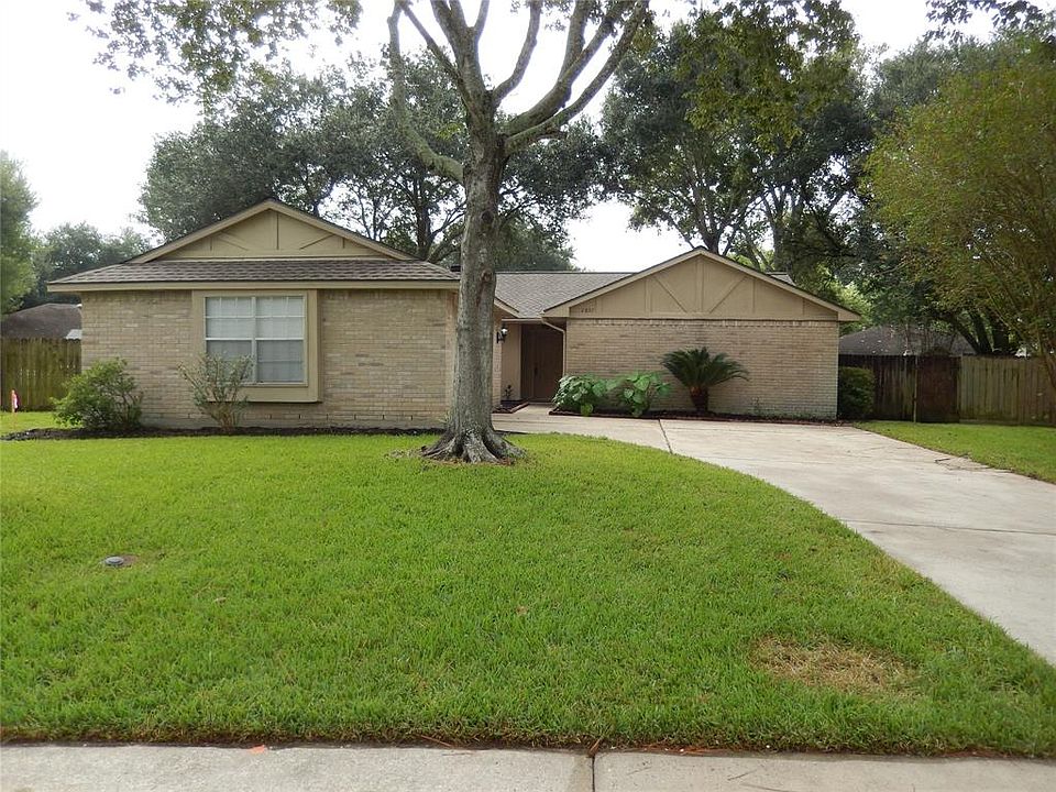 1st image of 2807 Pine Mills Dr