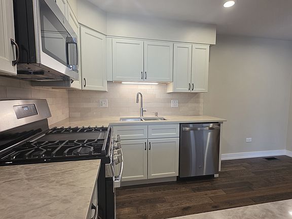 3rd image of 623 S McKinley Ave APT 2S