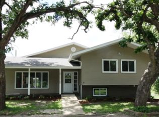 18951 171st Ave, Manchester, IA 52057