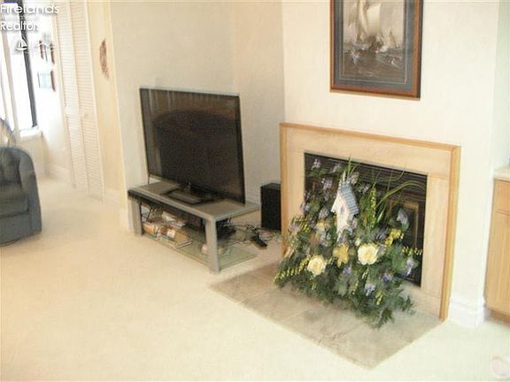 4th image of 509 W Lakeshore Dr APT C5