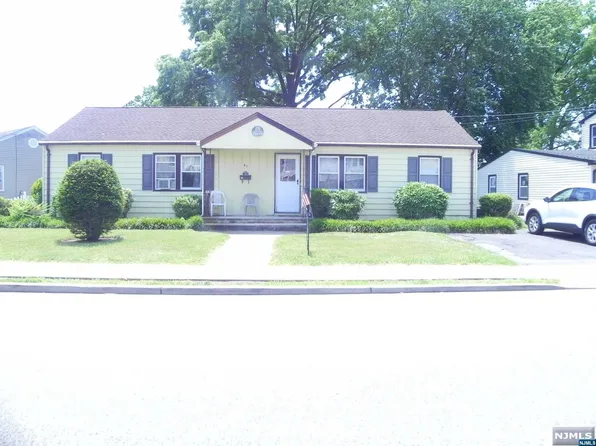 41 Kavrik St, Little Ferry, NJ 07643