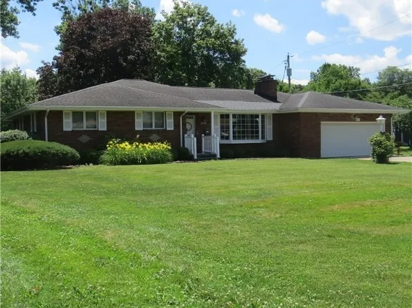 4423 Barrington Dr, Youngstown, OH 44515