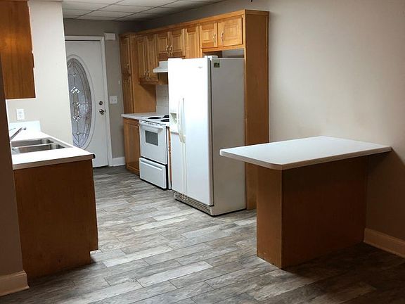 2nd image of 25 Hillside Dr #F