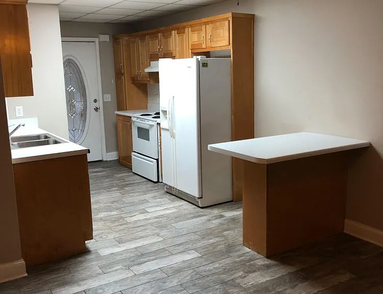 25 Hillside Dr #F — Photo 2