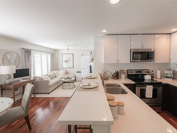 4th image of 6219 NE 181st St #202