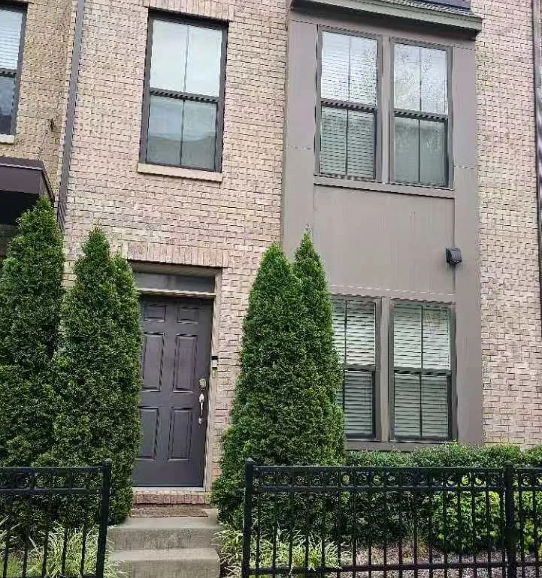 2 bed, 2176 sqft, $3,400 — Photo 2