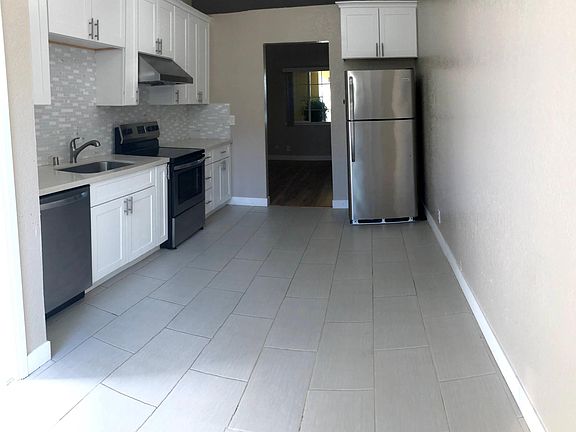 2nd image of 2828 Pepper Oaks Dr