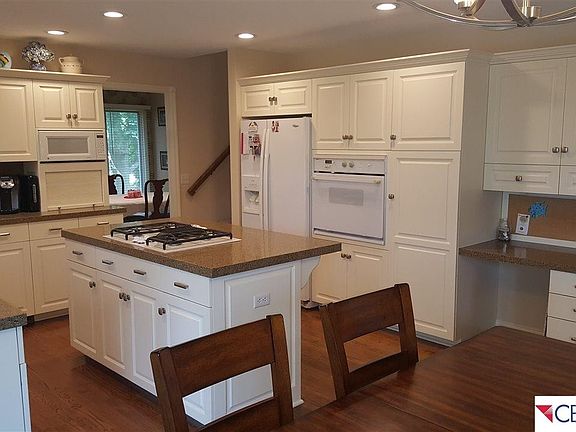 4th image of 1719 N 131st Cir
