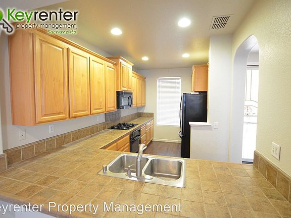 5th image of 3156 Tolliver St