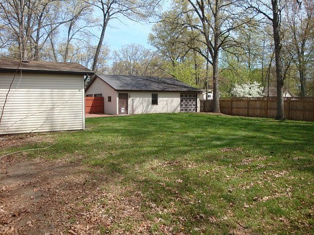 2nd image of 11420 Douglas Rd