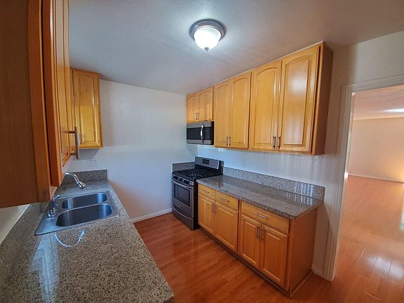 2nd image of 620 N Marengo Ave #6