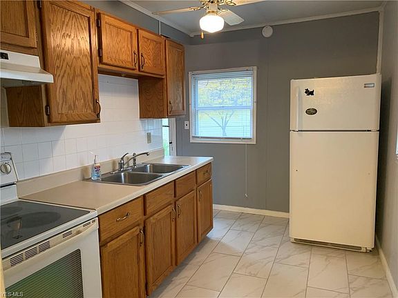 3rd image of 2371 E 41st St