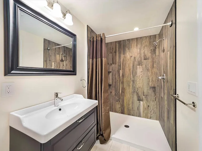 5 Dorchester Ave — Photo 21