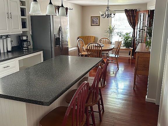 4th image of 23 Pine St