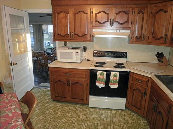 Appliances included in kit.& double stainless sink