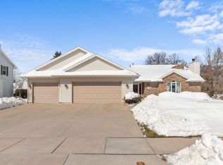 3050 Hunters Pl, Oshkosh, WI
