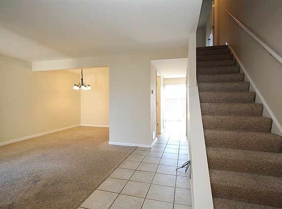3rd image of 16 Waterford Dr