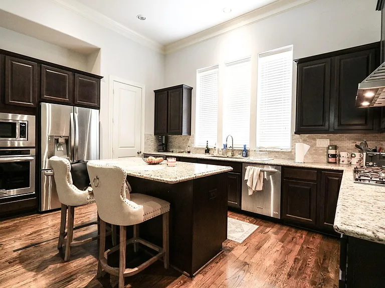 2037 Fannin Sta N — Photo 11