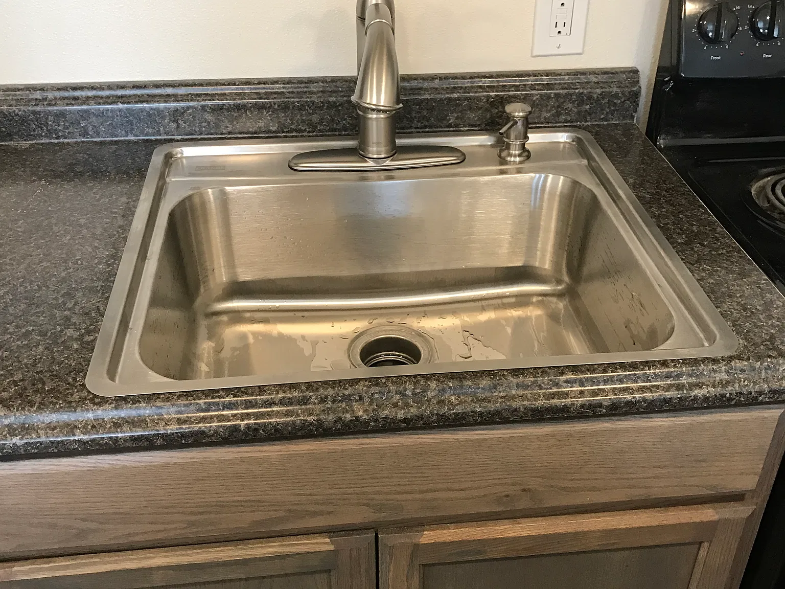 2 bed, 700 sqft, $1,900 — Photo 4