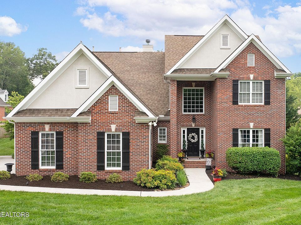 1st image of 817 Vista Oaks Ln