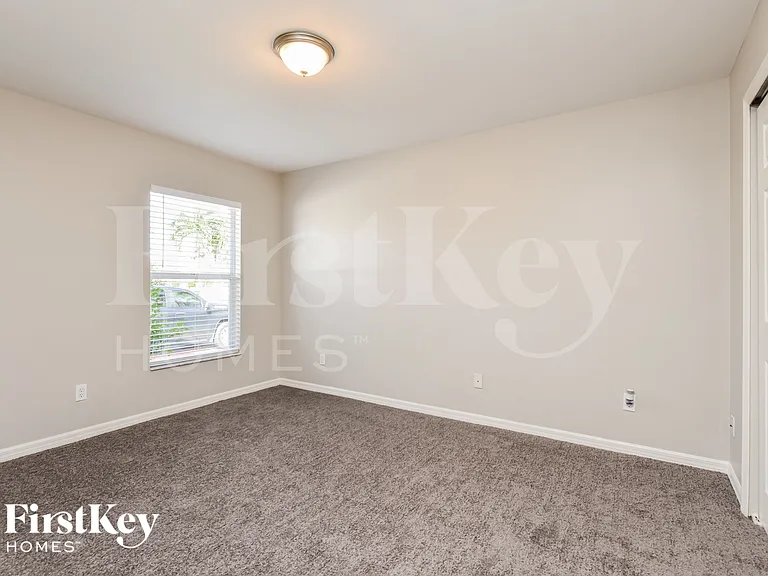 120 SE 46th St — Photo 12