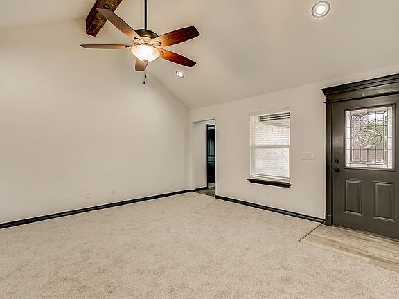 4th image of 917 Corral Dr