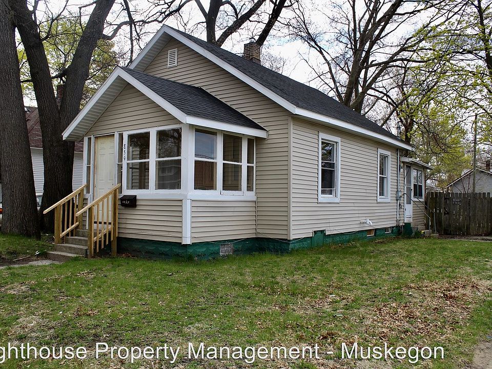 1st image of 859 Emerson Ave