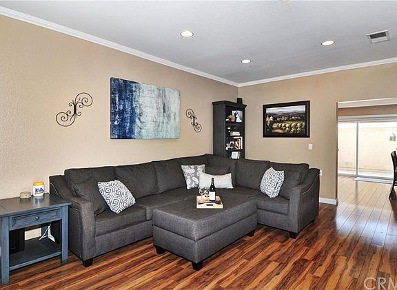 2nd image of 230 Greenmoor #102