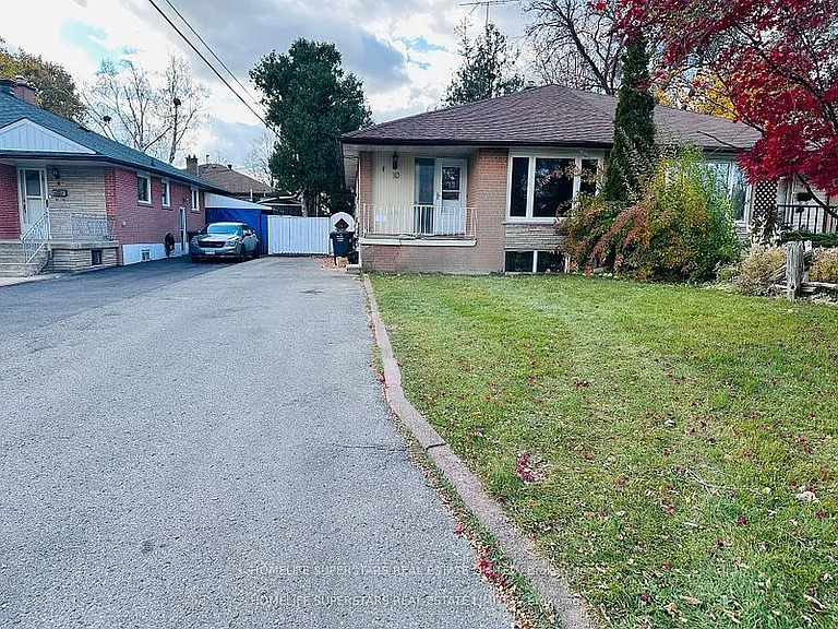 10 Aloma Cres — Photo 1