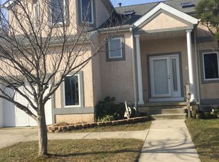 59 Seaside Ct, Margate, NJ 08402