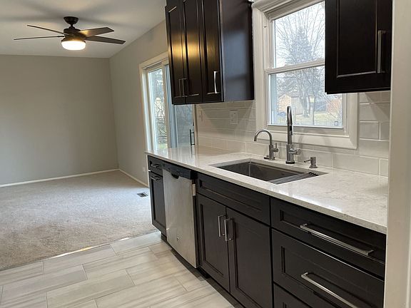 5th image of 411 Hobble Bush Dr