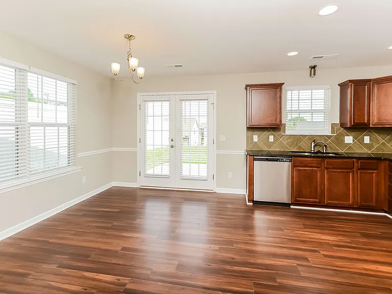 5787 Midstream Cir — Photo 3