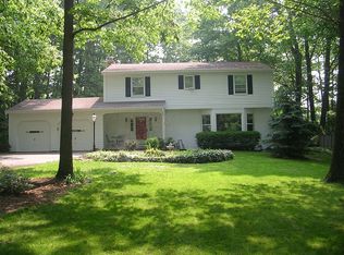 17565 Merry Oaks Trl, Chagrin Falls, OH 44023