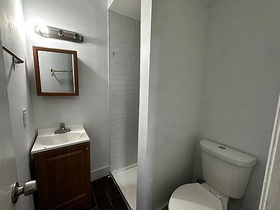 4th image of 176 South St #10
