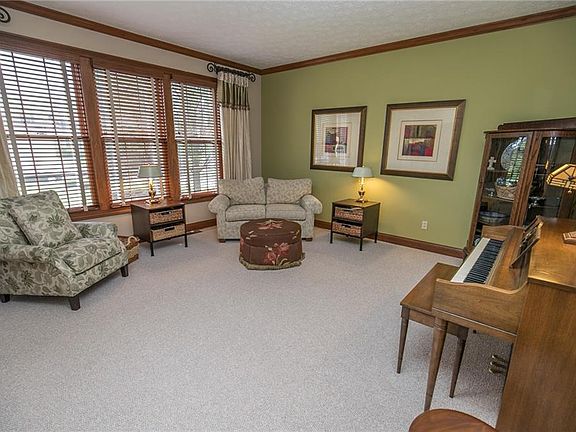 4th image of 20252 E Donegal Ln