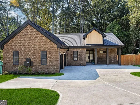 717 Caribbean Dr, Forest Park, GA 30297