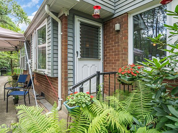 3rd image of 50D Stonybrook Road
