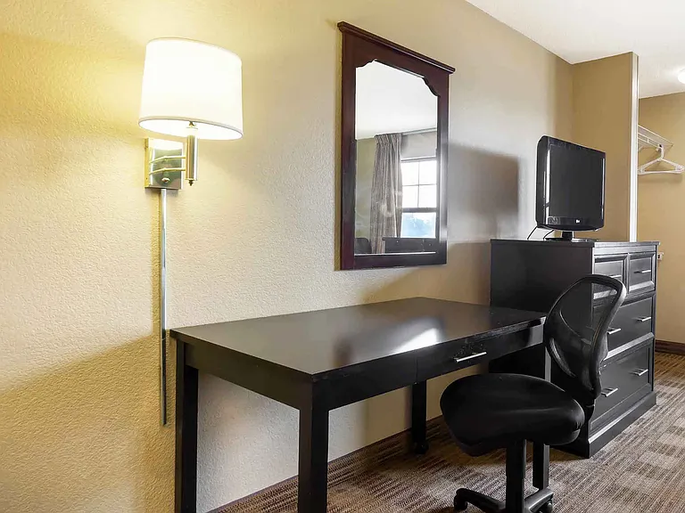 Studio Suite - 1 Queen Bed