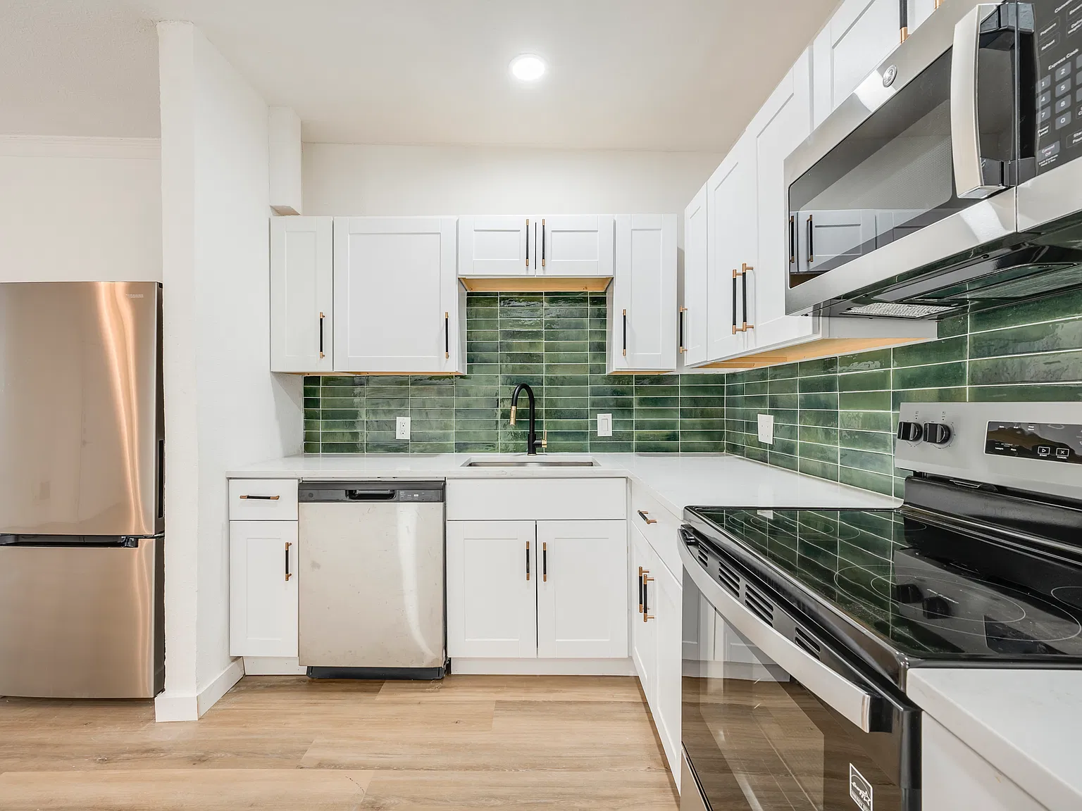 1 bed, 680 sqft, $1,299 — Photo 2