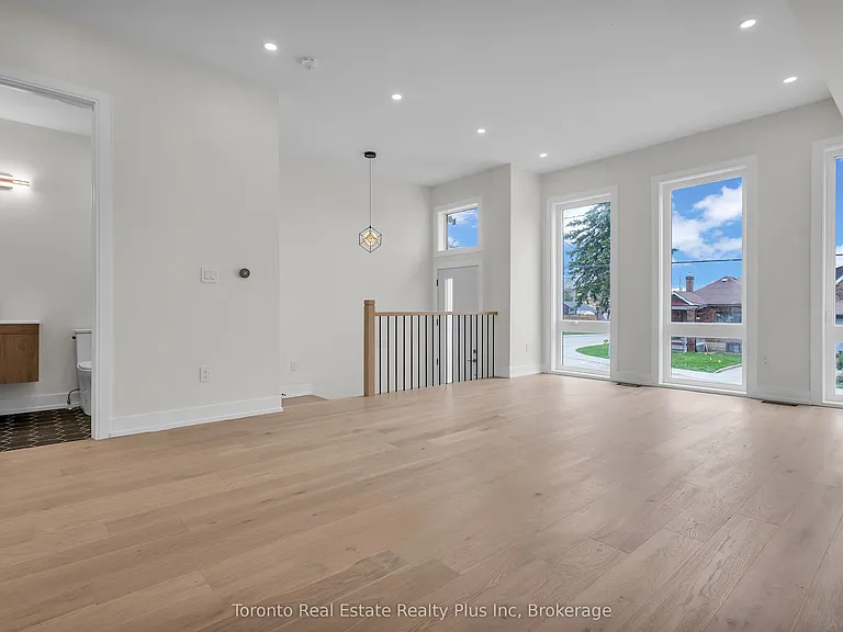 138 Bowie Ave — Photo 33