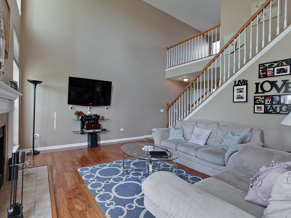 1st image of 108 S Pembroke Cir
