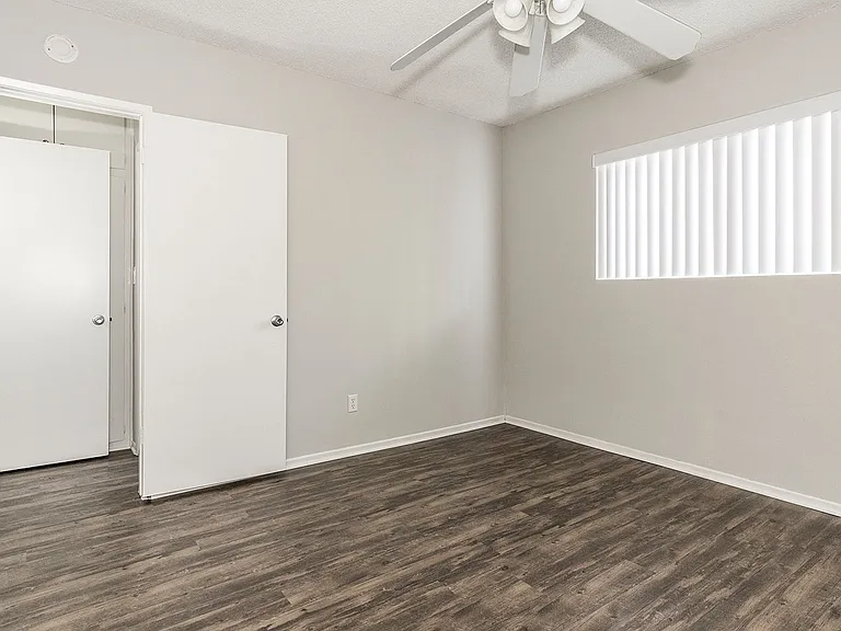 1268 Mariposa St — Photo 41