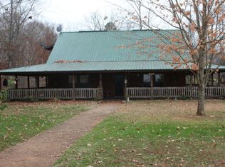 140 Reagan Ln, Byrdstown, TN 38549