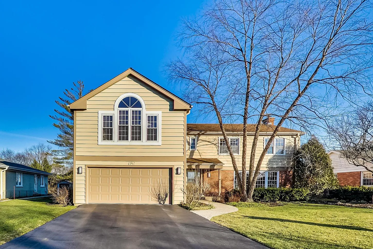 2147 Scotch Pine Ln photo 1