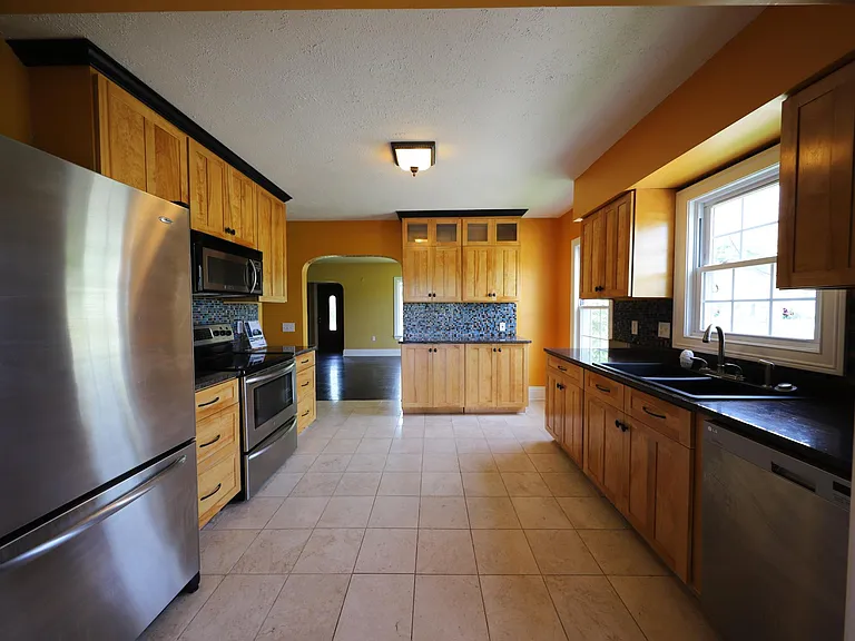 6891 Rings Rd — Photo 16